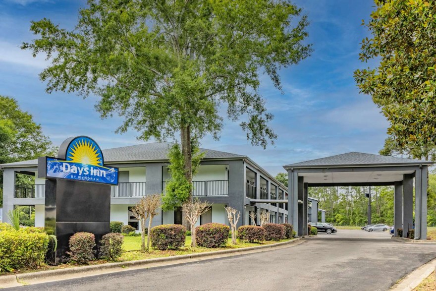 Picture of: Days Inn West Pensacola – I-, Exit , FL – See Discounts