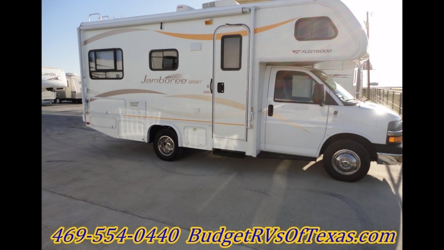 Picture of: fleetwood jamboree sport class c motor home for sale in DAllas Texas