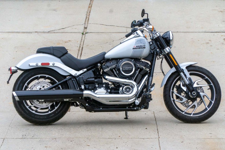 Picture of: Harley-Davidson Sport Glide Review: Two-Wheeled Convertible