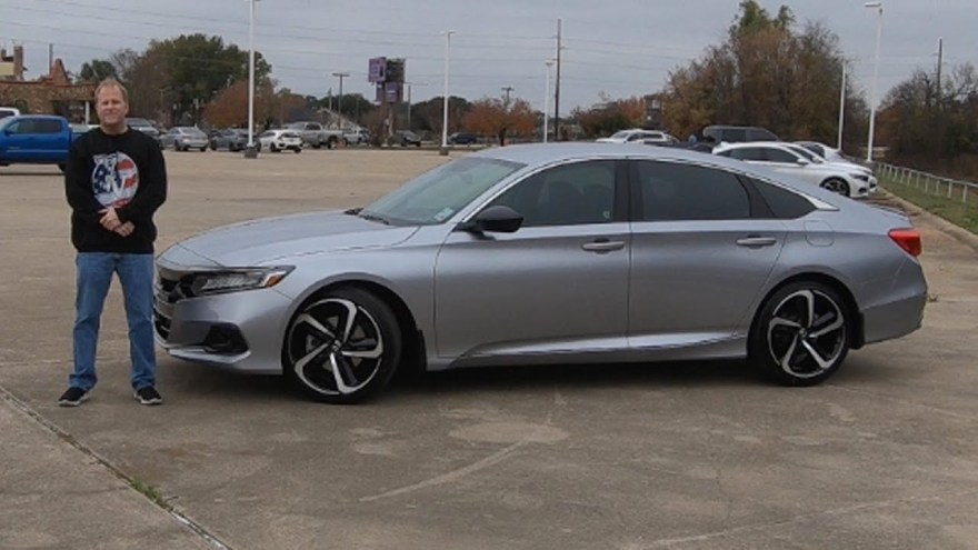 Picture of: Honda Accord Sport SE – Is It A Mid-Size Sedan Worth The Price?