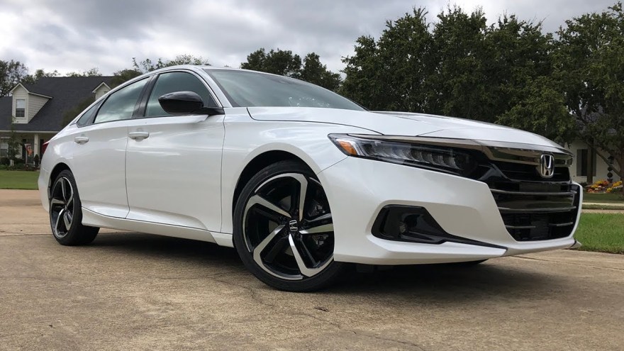 Picture of: Honda Accord Sport – See What’s New! (POV)