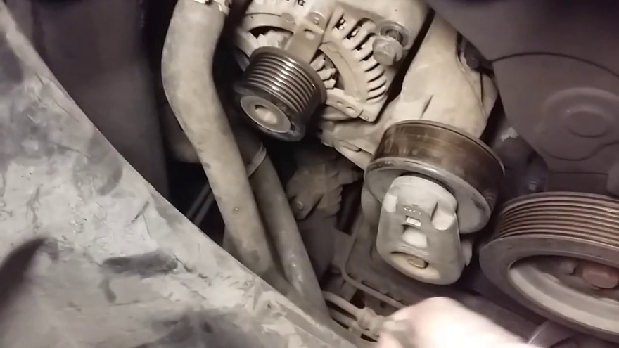 Picture of: How to Replace Alternator – Discovery III / Range Rover Sport TDV