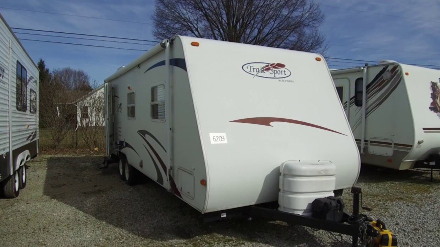 Picture of: R Vision Trail Sport TSS Pre Owned Light Weight Travel Trailer Walk  Through Video