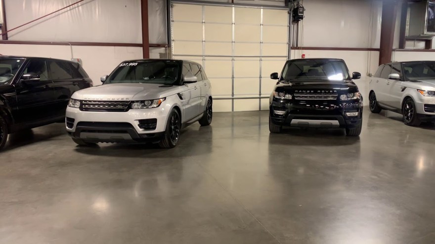 Picture of: What is Difference Between Range Rover Sport SE vs HSE **must watch**