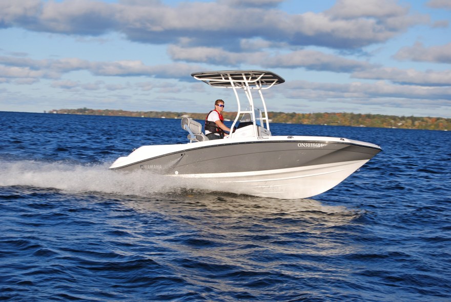 Picture of: Yamaha FSH  Sport Jet Boat Boat Review – BoatDealers