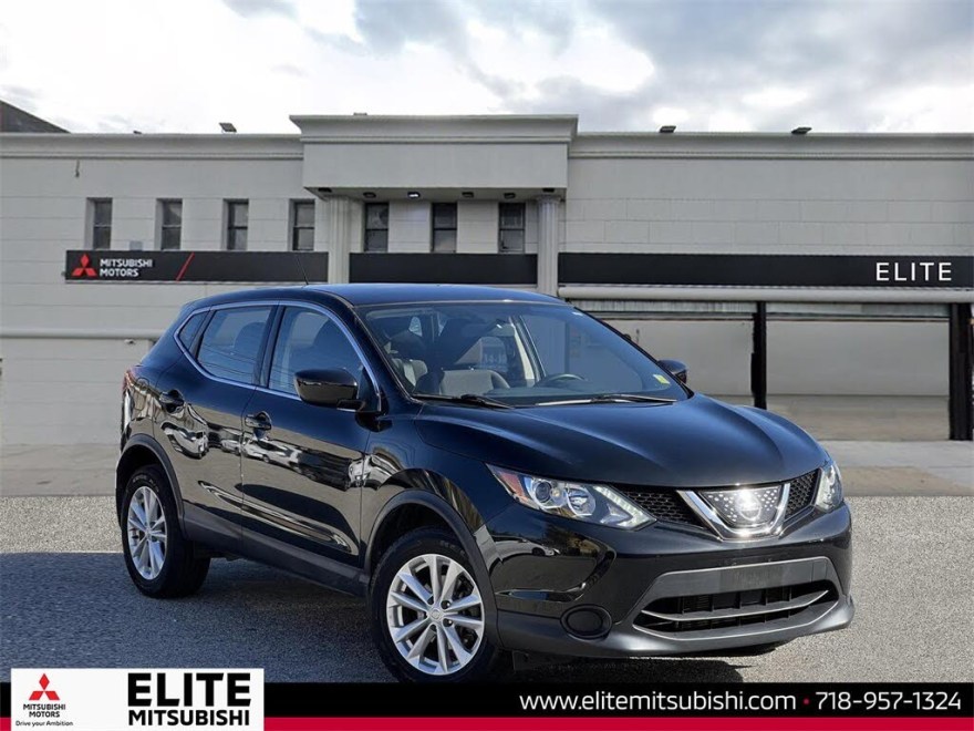 Picture of: Used Nissan Rogue Sport
