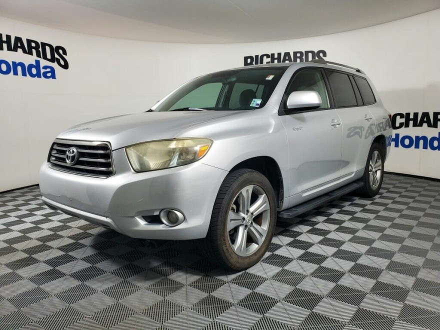 Picture of: Used Toyota Highlander Sport for Sale (with Photos) – CarGurus